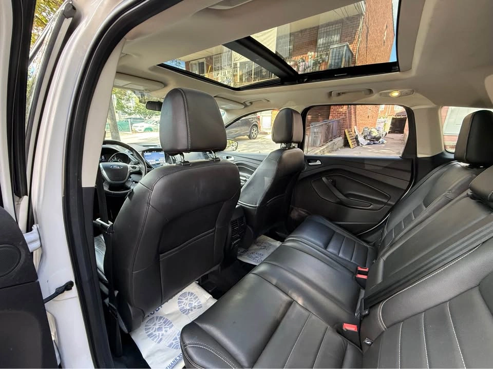2016 Ford Escape SE Sport Utility 4D - photo 5