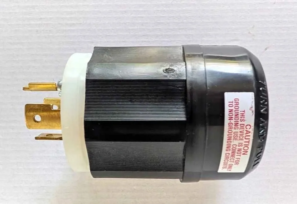 Brand New Leviton 2441 20A Locking Plug