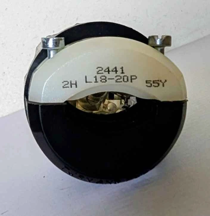 Brand New Leviton 2441 20A Locking Plug - photo 3