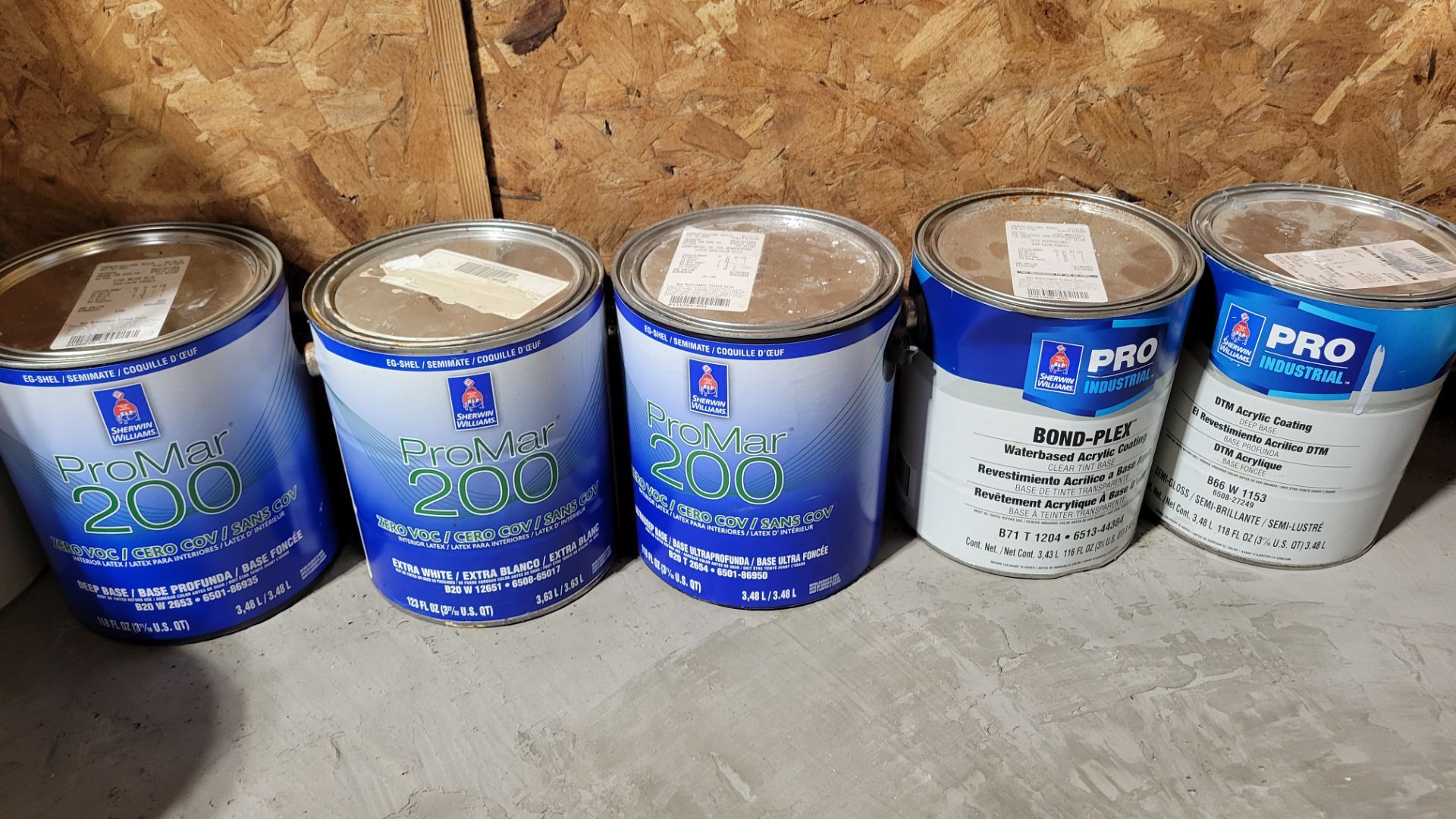 Paint 1 gallons $5each - photo 3