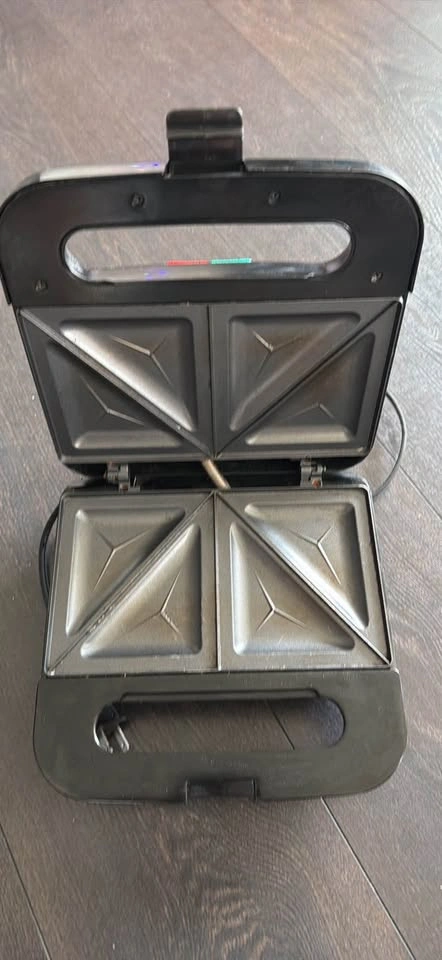 Elite Gourmet Sandwich Maker - photo 2