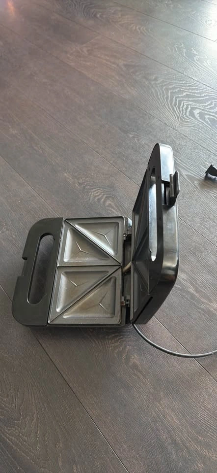 Elite Gourmet Sandwich Maker - photo 3