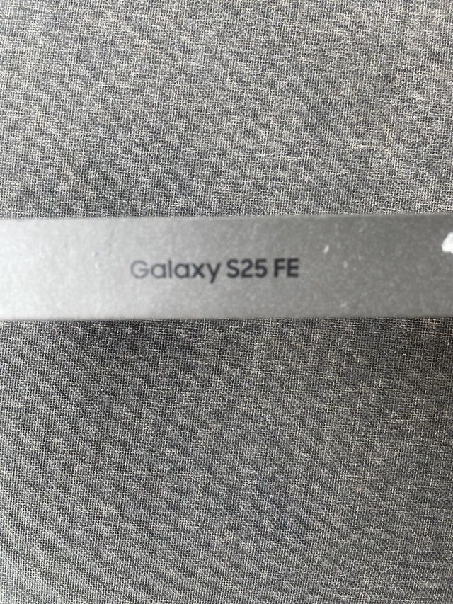Samsung Galaxy S25 FE Jet Black 128GB - photo 3