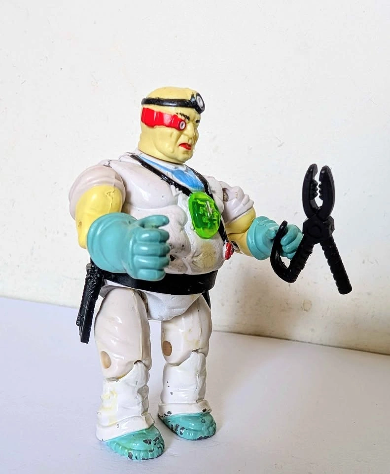 Vintage 1986 LJN Toys Dr. Scarab Action Figure (Complete) - photo 3