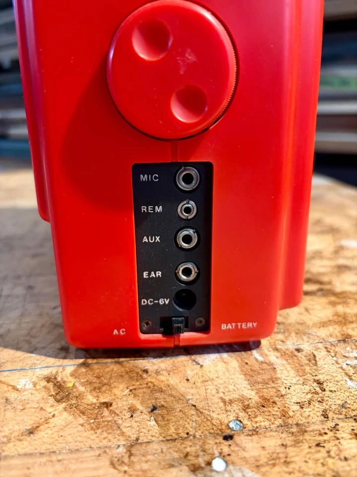 Realistic CTR-42 Red Cassette Recorder - photo 4