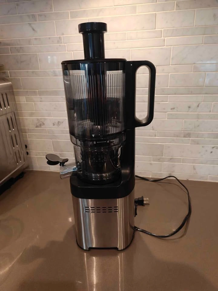 AMZCHEF Cold Press Juicer, 4.6" Extra Self-Feeding Juicer - photo 2