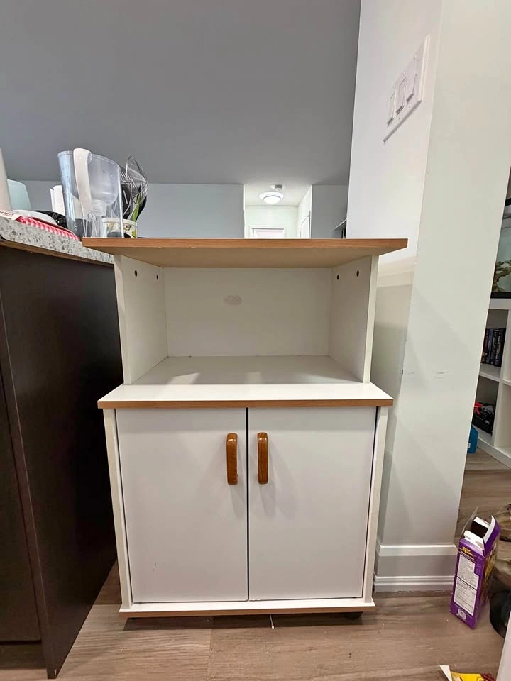 KITCHEN MICROWAVE/PANTRY CART
