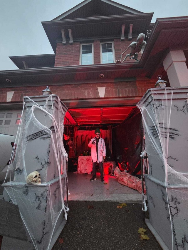 Halloween Cemetery Entrance Pillars