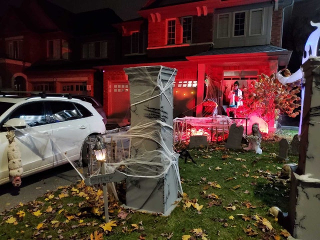 Halloween Cemetery Entrance Pillars - photo 2