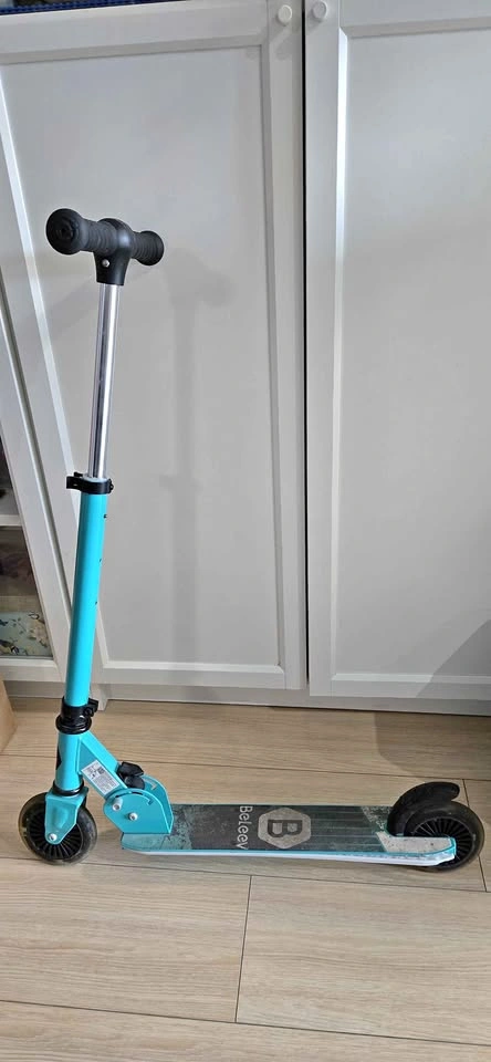 Kids scooter