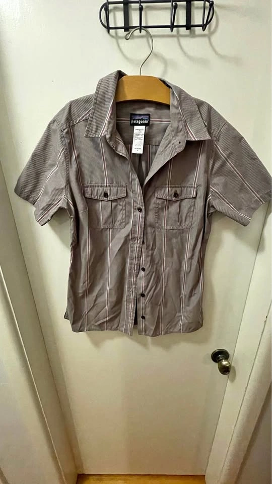 Patagonia Women's 4 Striped Grey Short Sleeve Button Up Shirt