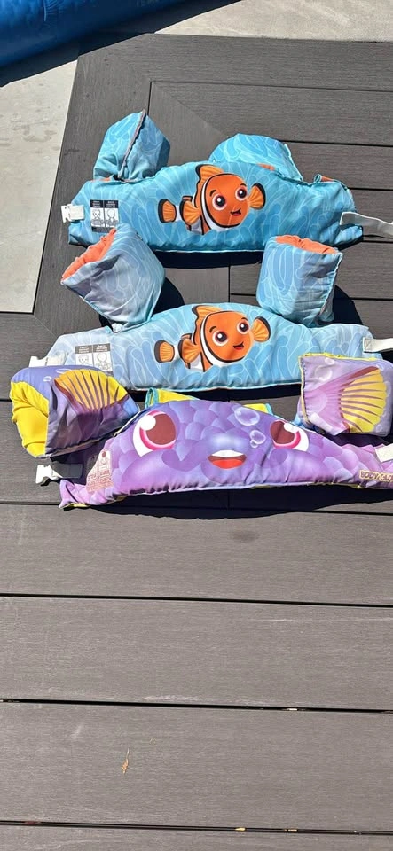 Kids float assistant