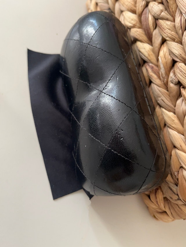 Chanel sunglasses case and tissue - photo 5