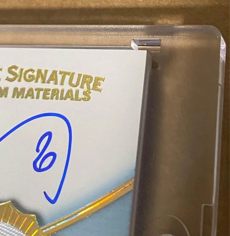 23-24 Ultimate Collection Slafkovsky Auto /35 - Canadiens image indicator(4)