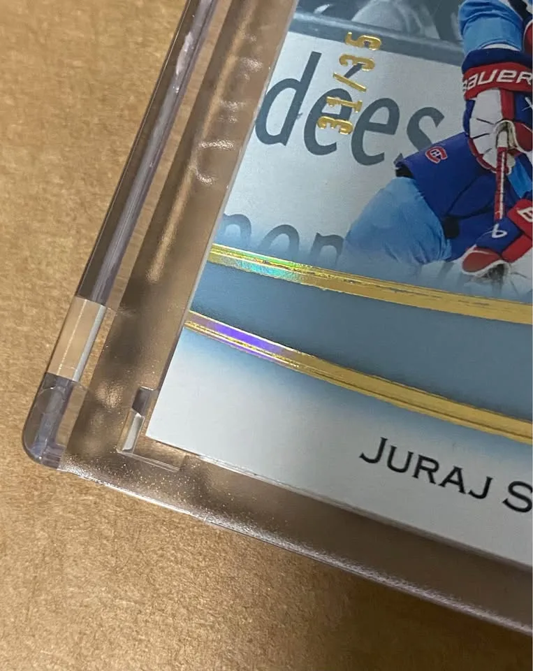 23-24 Ultimate Collection Slafkovsky Auto /35 - Canadiens image indicator(5)