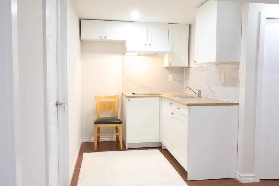 2 Beds 1 Bath - Apartment - photo 2