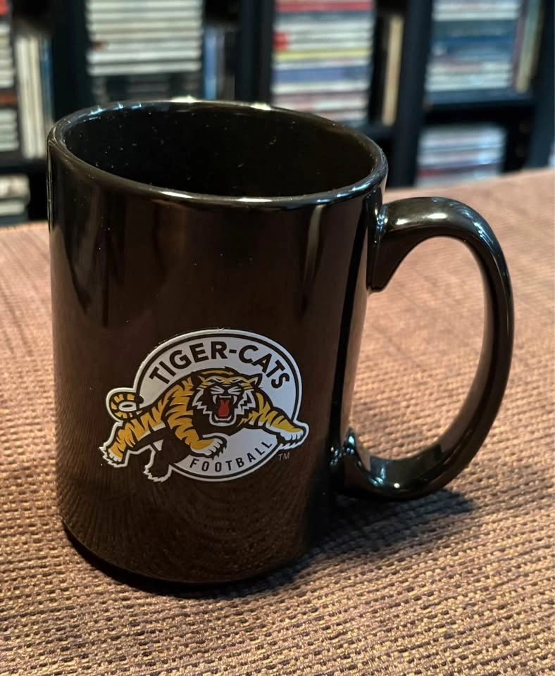 Vintage Hamilton Tiger-Cats Ceramic Coffee Mug Pair - photo 3