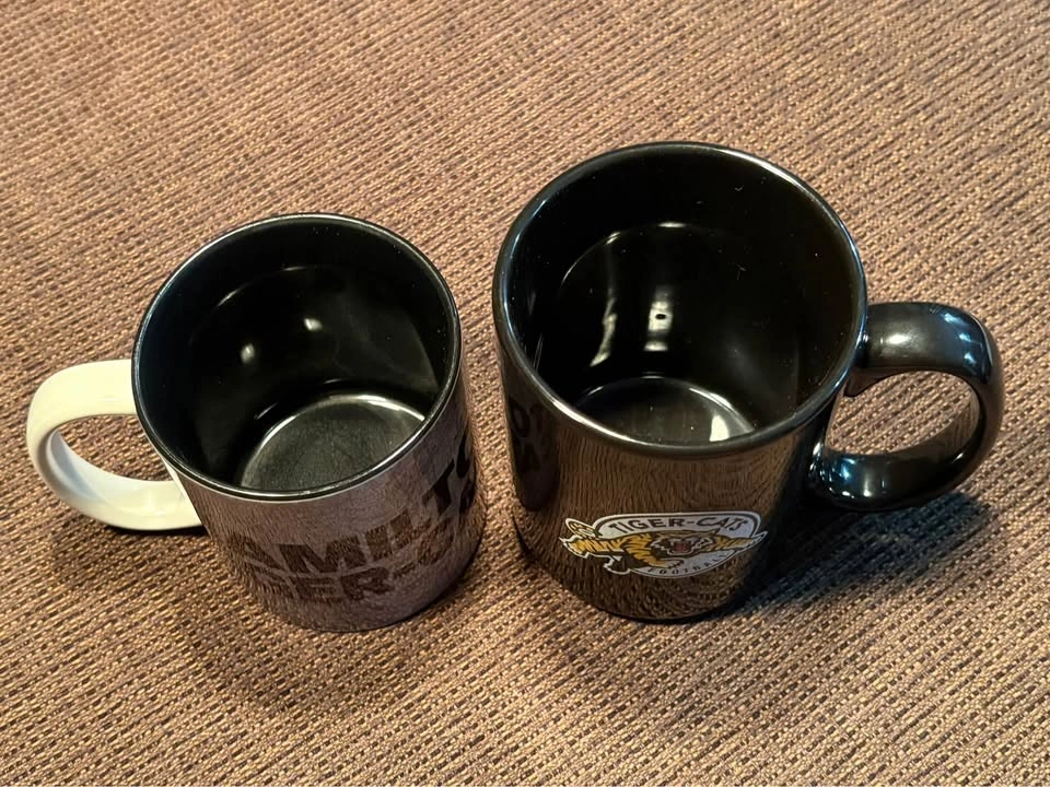 Vintage Hamilton Tiger-Cats Ceramic Coffee Mug Pair - photo 5