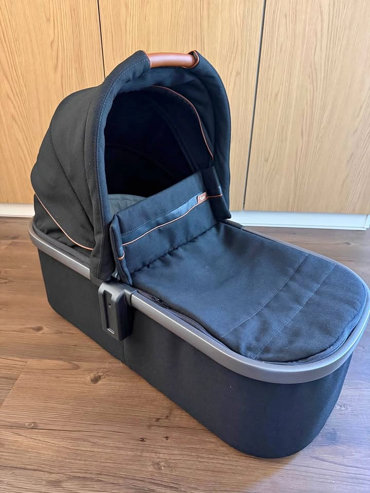 Peg Perego Agio Z4 Bassinet