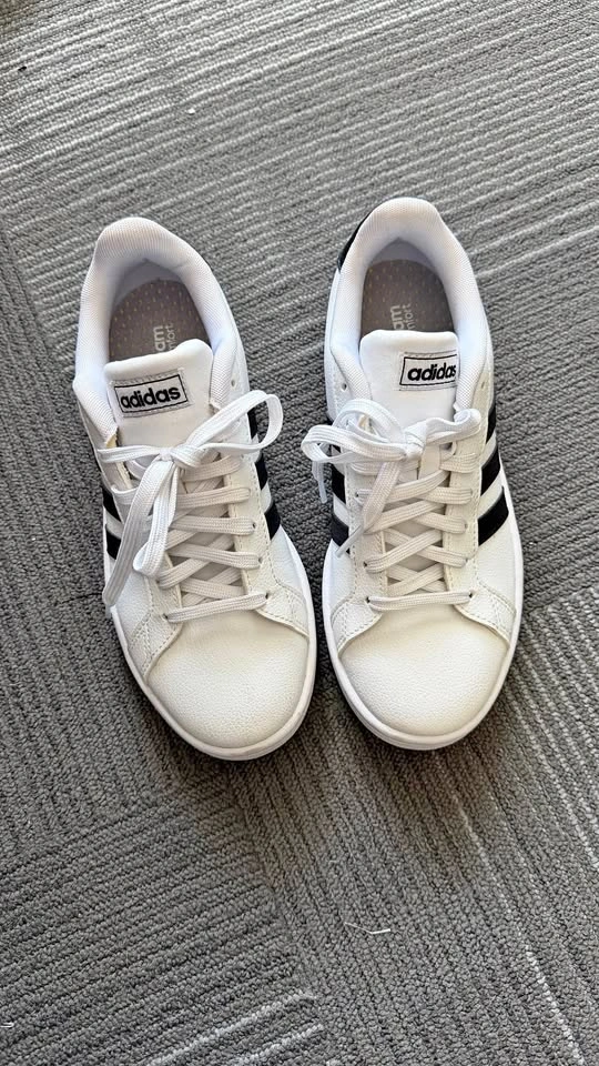 Adidas White Leather Black 3 Stripe Cloud Foam Sneakers - Sz 7