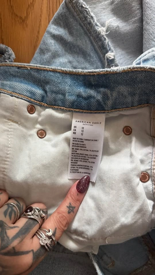 American Eagle High waisted denim shorts - size 12 - photo 3