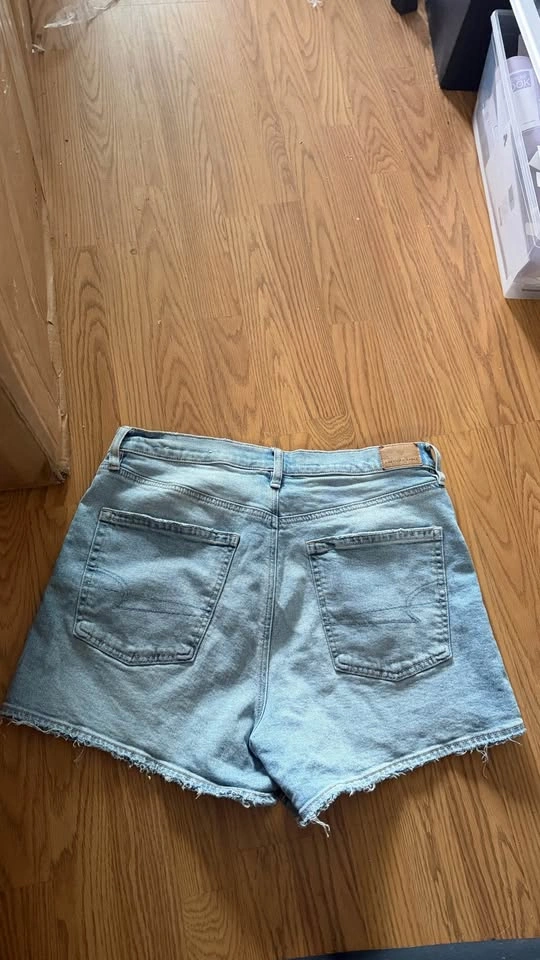 American Eagle High waisted denim shorts - size 12 - photo 5