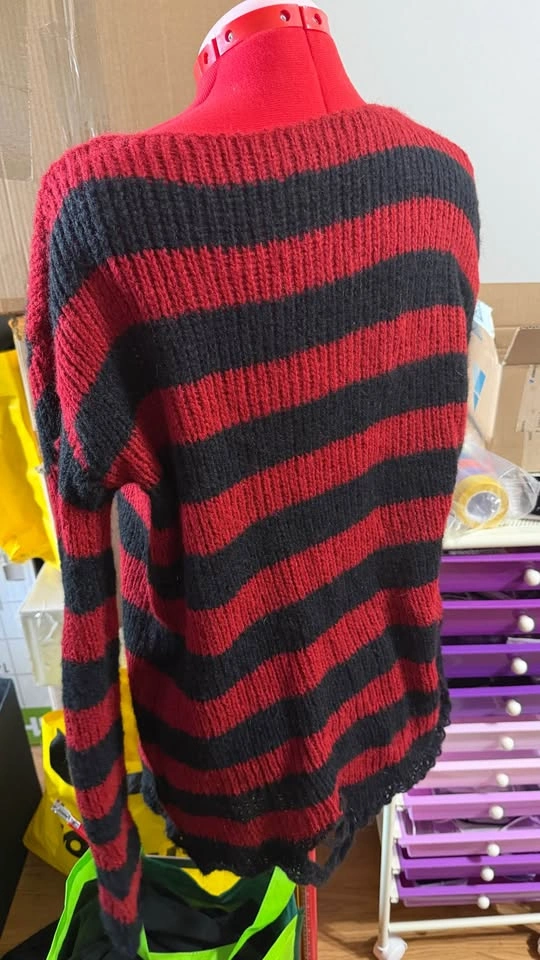 Distressed grungy oversized sweater - Large - photo 4