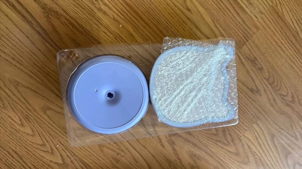 Cat shaped Mirror - lavender- Brand New - photo 4