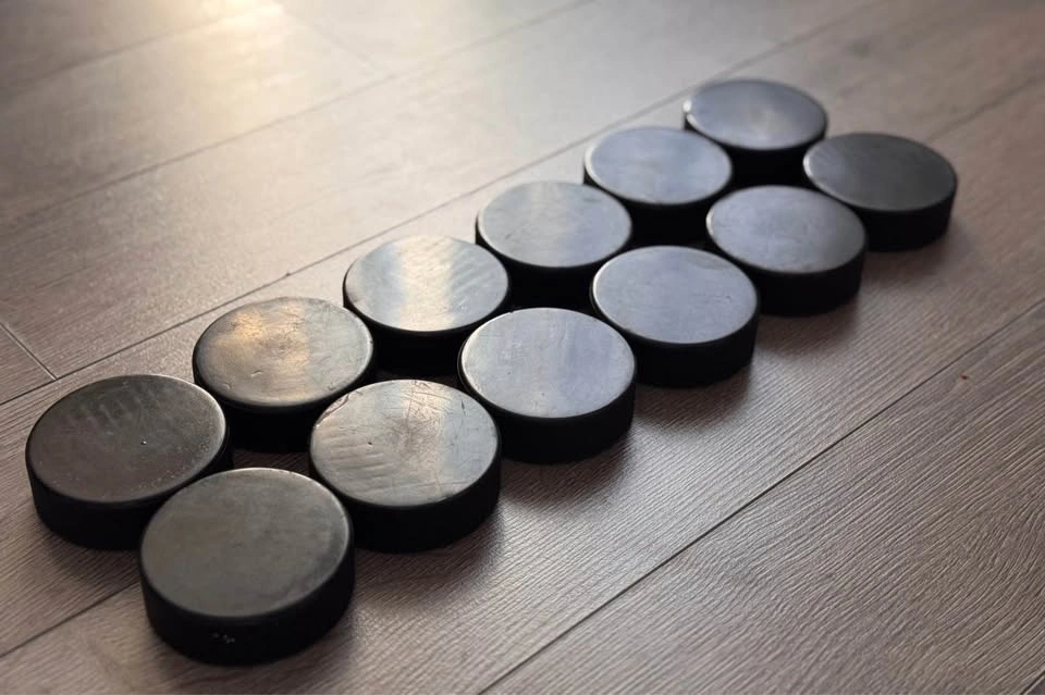 Mini Sticks and Pucks Set - photo 3