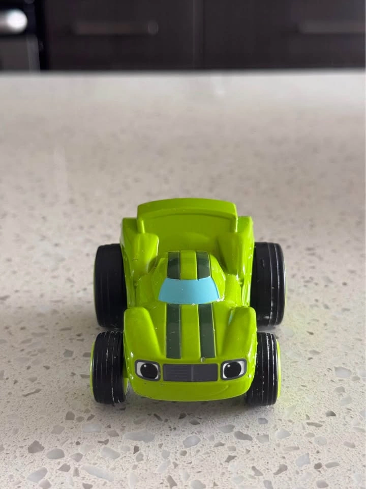 Fisher-Price Blaze and the Monster Machines Pickle Toy Car - photo 2