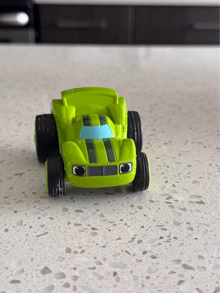 Fisher-Price Blaze and the Monster Machines Pickle Toy Car - photo 5
