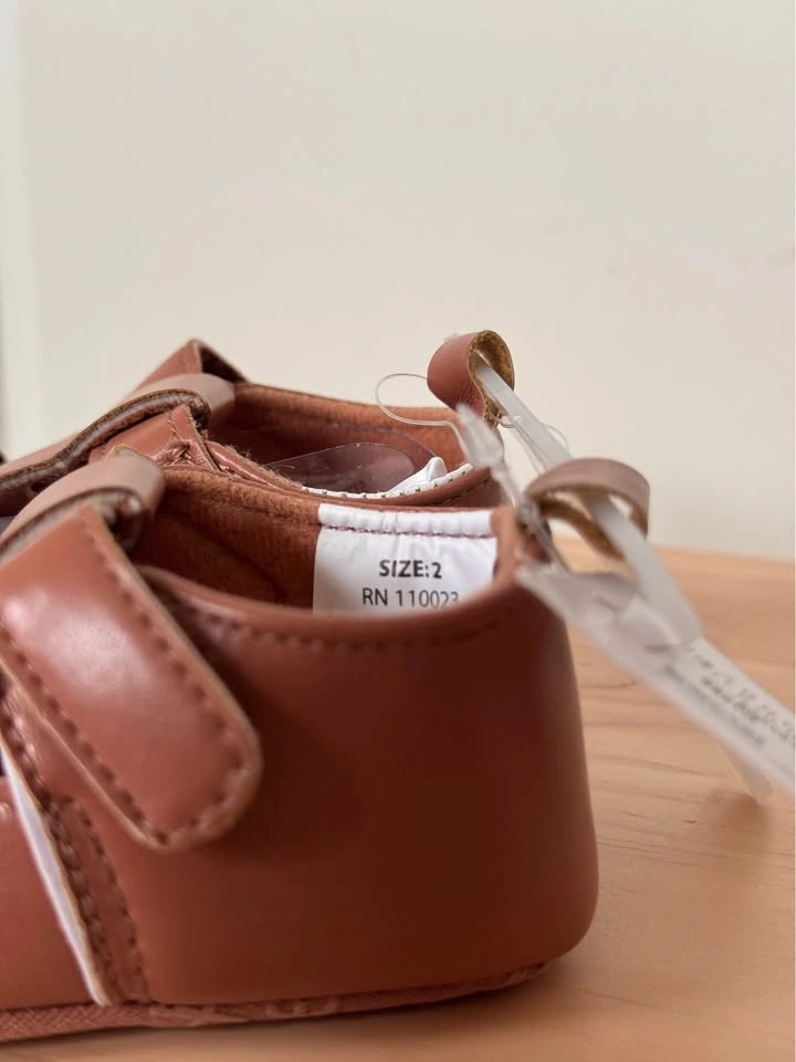 BNWT Little Me - Baby Girl Shoes - Size 2 - photo 2