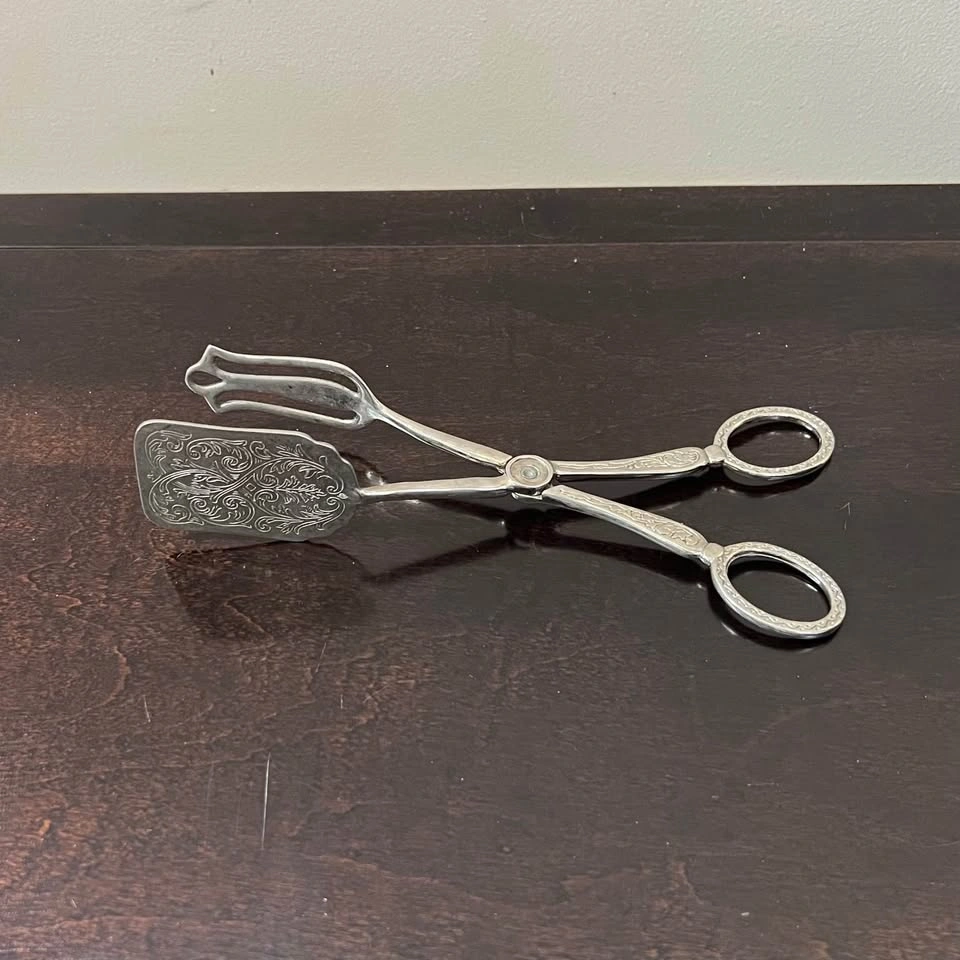 Vintage Silver-Plated Pastry / Buffet Tong with Ornate Engraving - photo 3