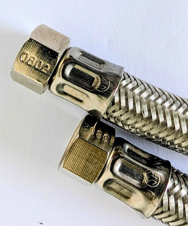 Pair of Stainless Steel Braided Hoses for Faucet - photo 2
