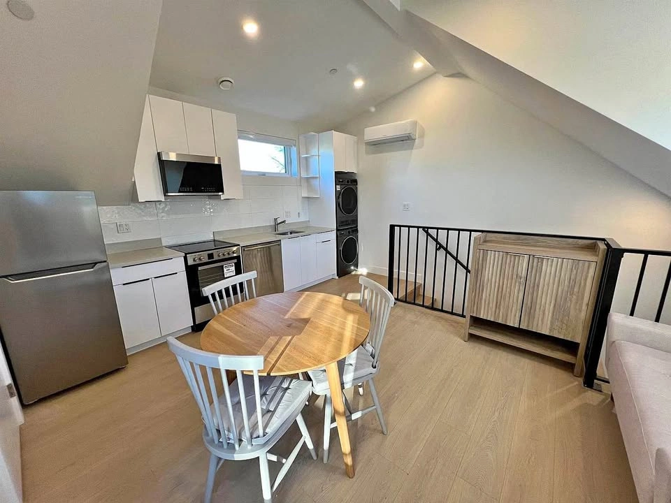 1 Bed 1 Bath - House