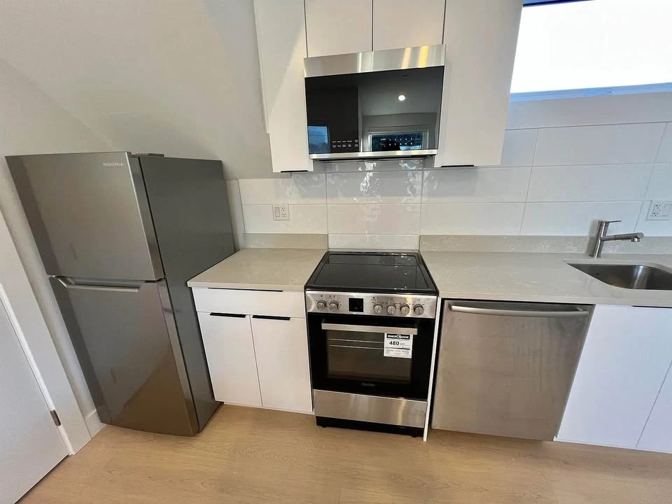 1 Bed 1 Bath - House - photo 3