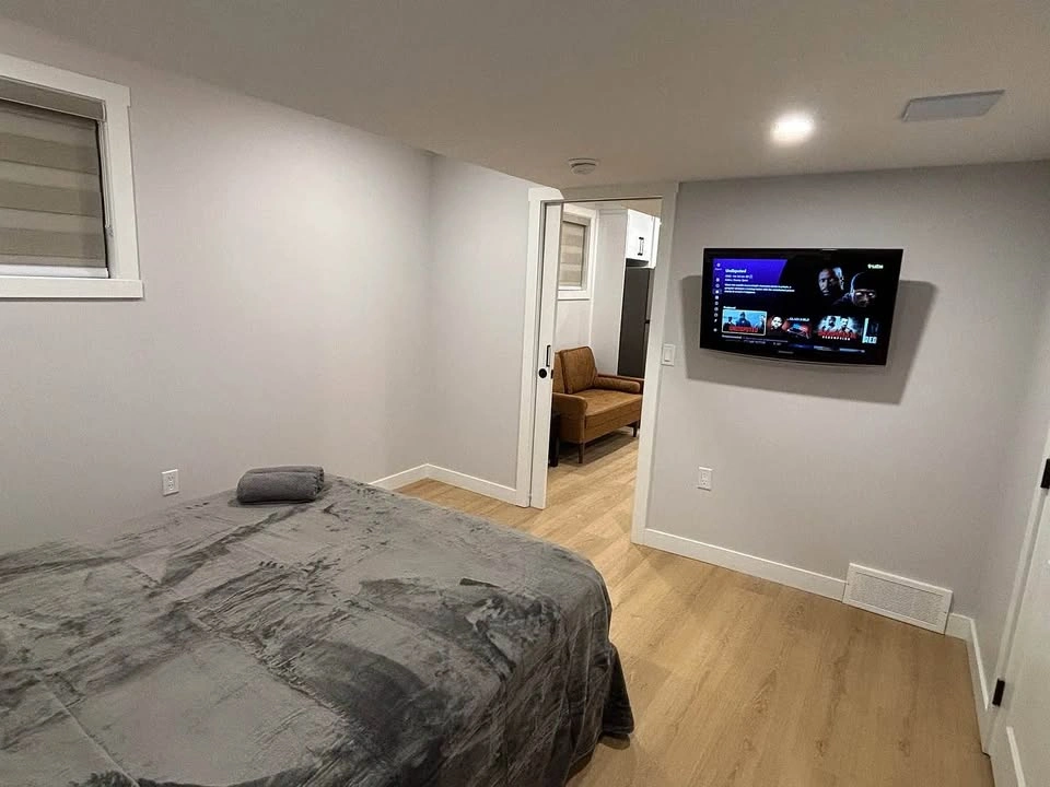 1 Bed 1 Bath - House - photo 2