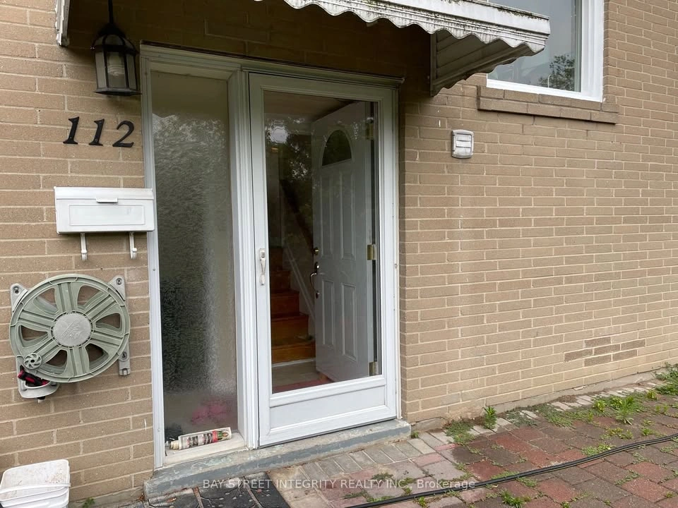 1 Bedroom 1 Bathroom Basement Apartment - photo 3