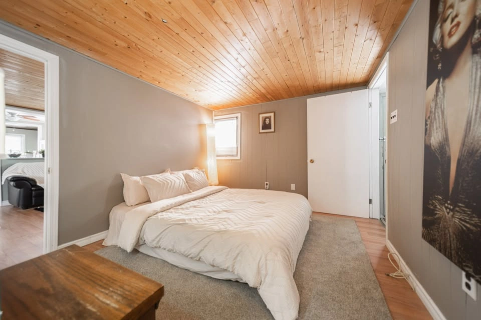 3 Bedroom 2 Bathroom Detached House - photo 4
