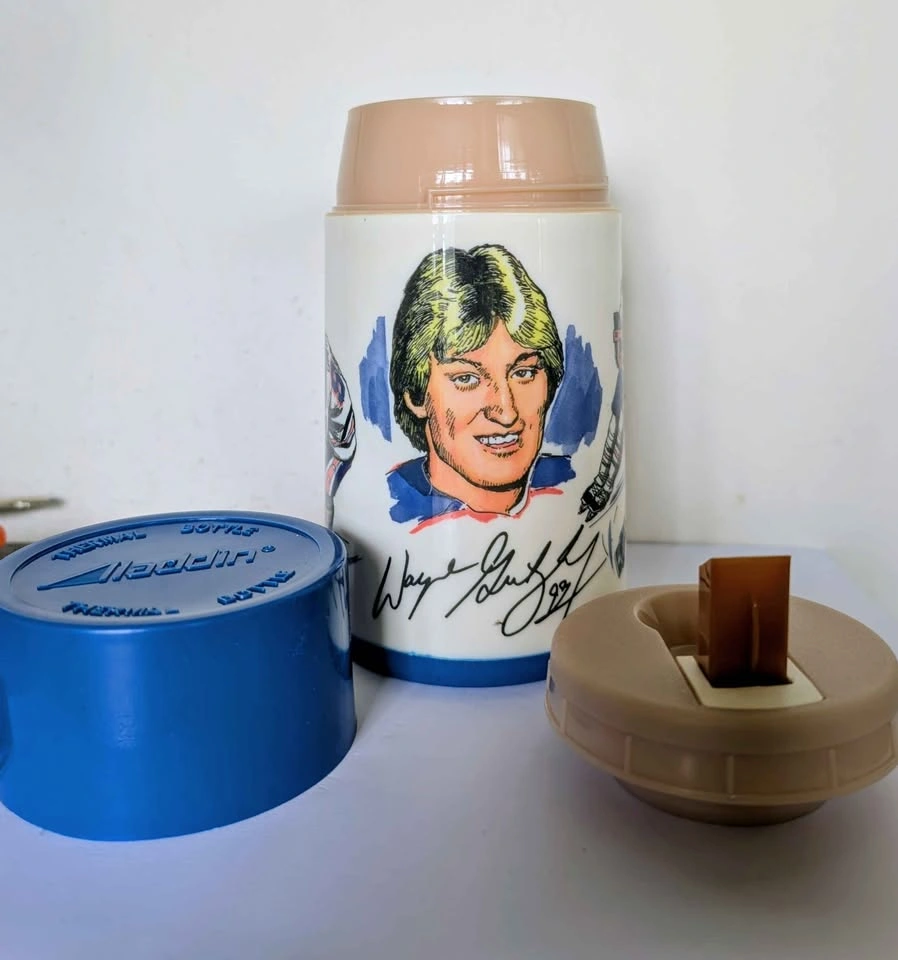 Brand New Vintage 1981 Aladdin Wayne Gretzky Lunch Box and Therm - photo 5
