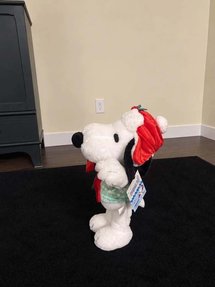 Snoopy Christmas Plush - photo 2