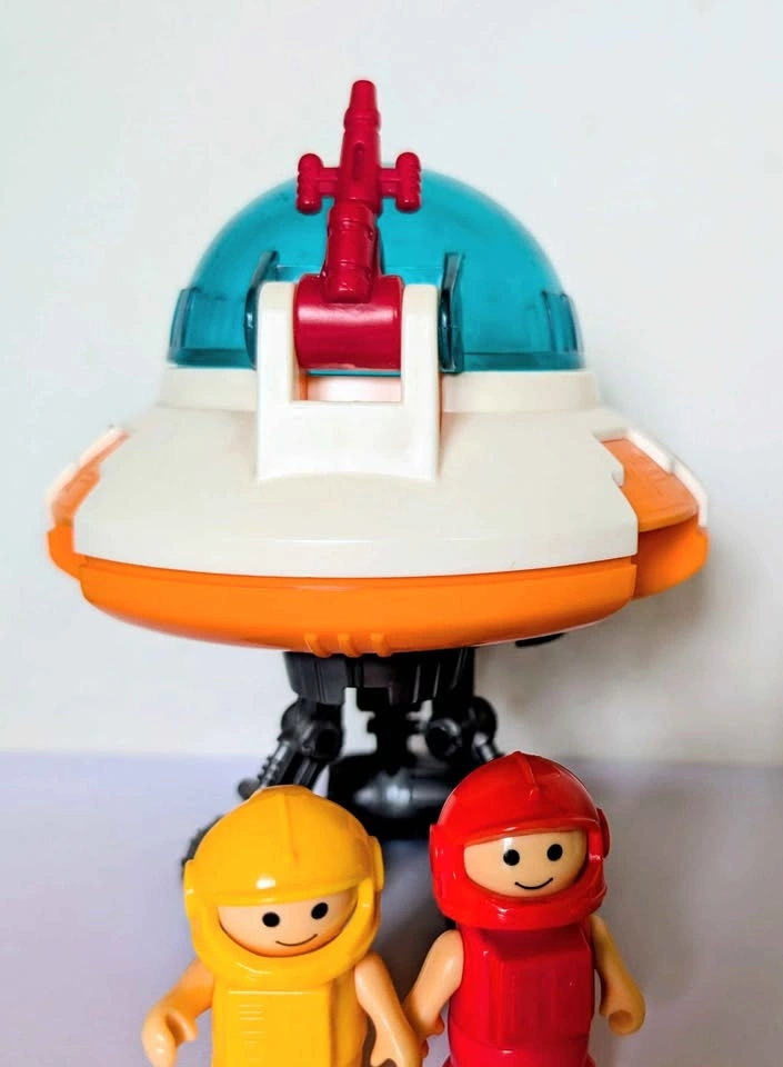 Vintage 1984 Playmates Toys Lunar Landing Module - photo 2