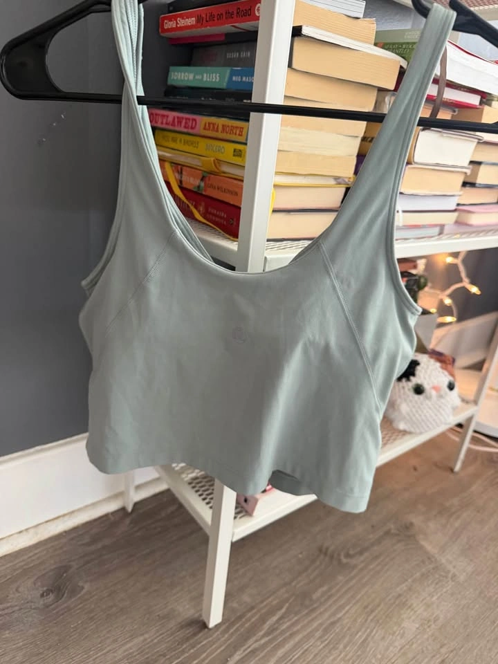 Lululemon sage green tank top - photo 3