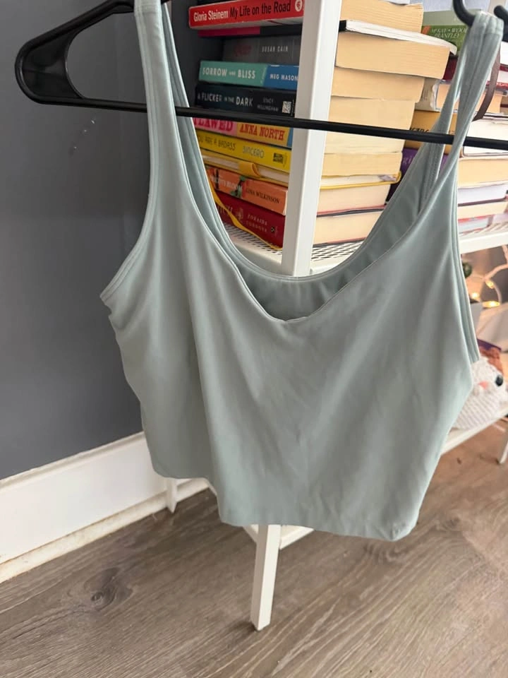 Lululemon sage green tank top - photo 4