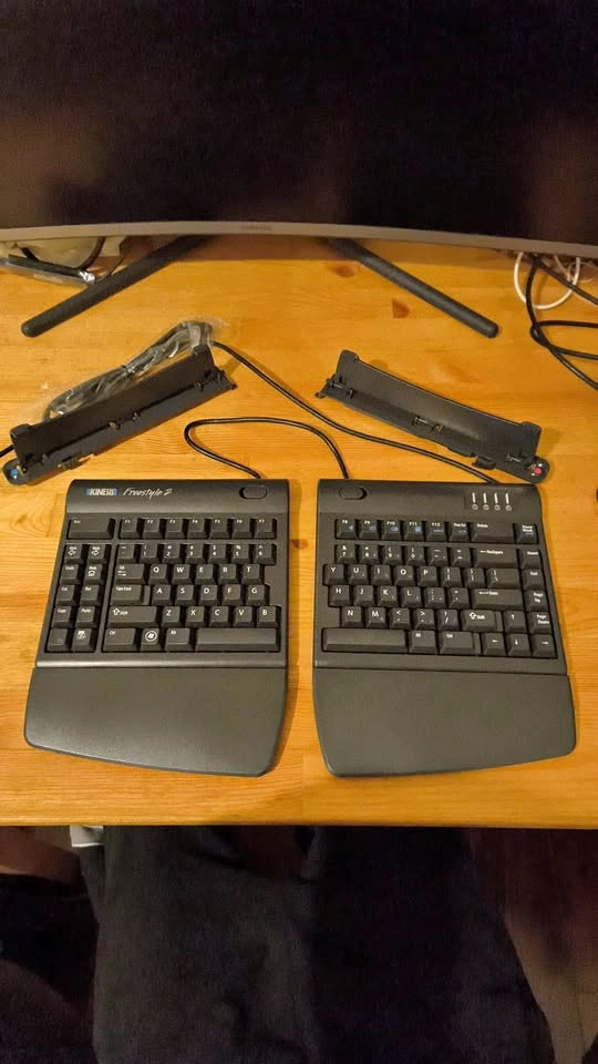 Kinesis Freestyle 2 Keyboard
