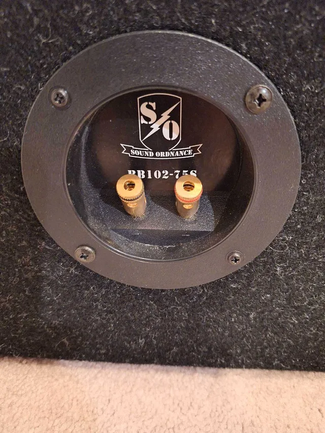 Dual 10" loaded subwoofer box with two Phoenix Gold R2 image indicator(4)