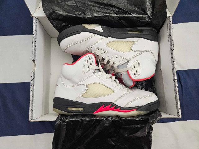 Jordan Retro 5 Fire Red 2020 - photo 2