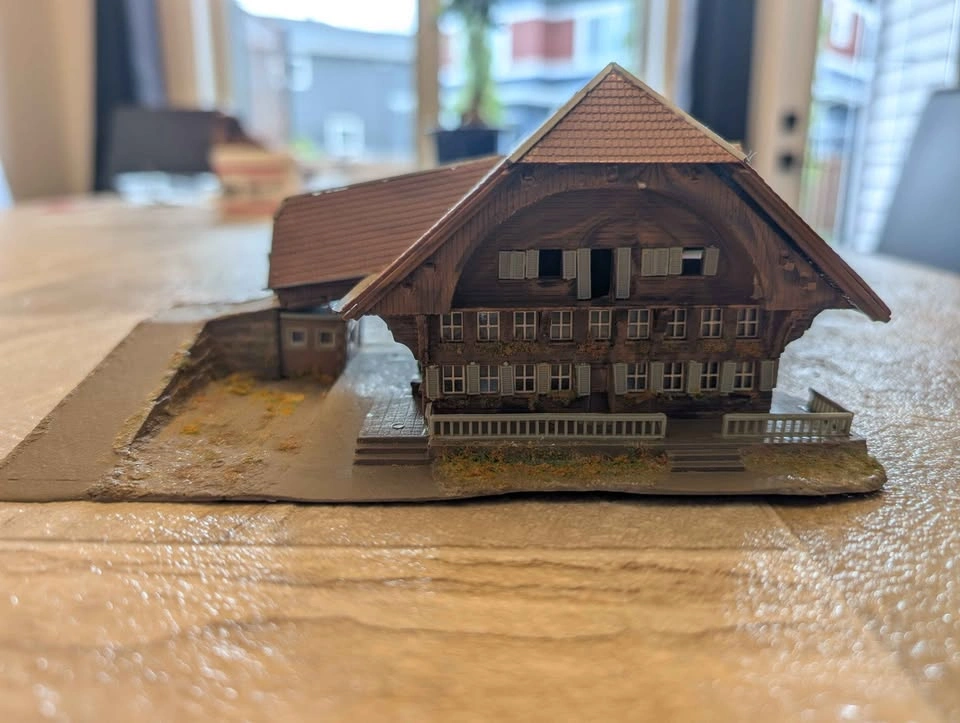 Preassembled Kibri N Scale Bernesse Mittleland Farmhouse - photo 2