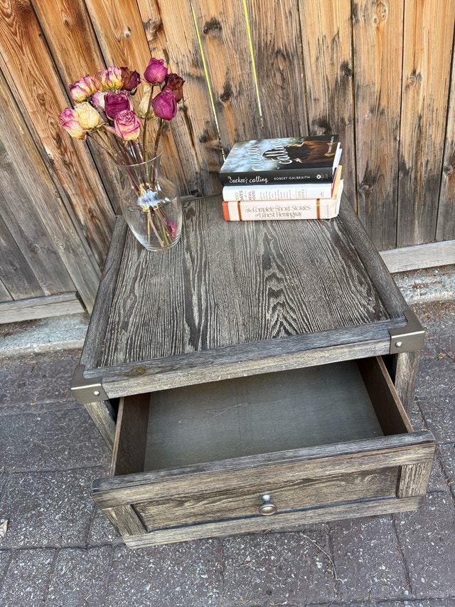 Ashley Rustic End Table with Built-in Charging Station - photo 2