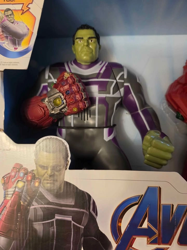 NIB Marvel Avengers: Endgame Hulk figure with electronic Infinit - photo 3